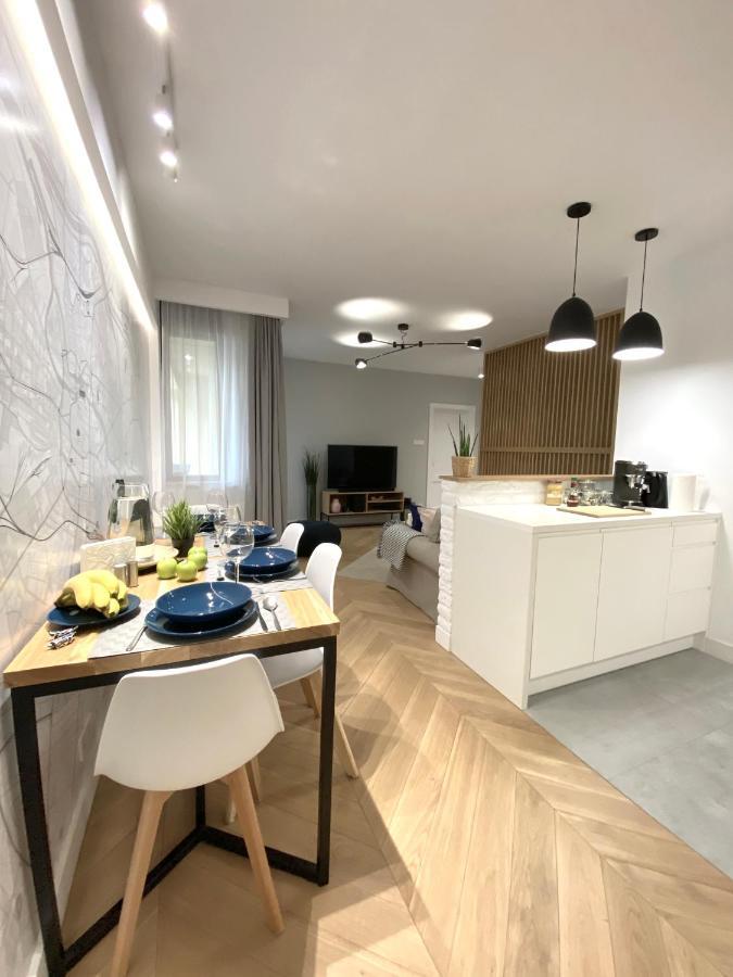 Mycherry - Old Town Apartment - Wiezienna 21C Wroclaw Dış mekan fotoğraf